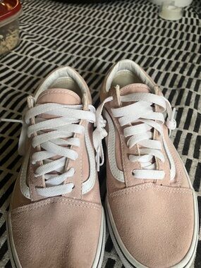 Vans Women's Blush Pink and White Low-Top Sneakers